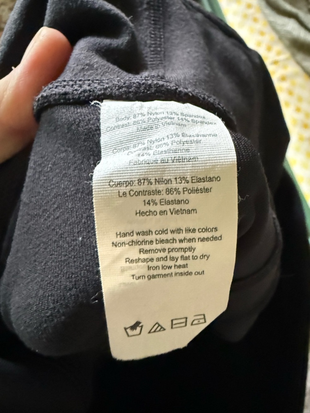 ALO Black Athletic leggings with beautiful detailing - Picture 6 of 9